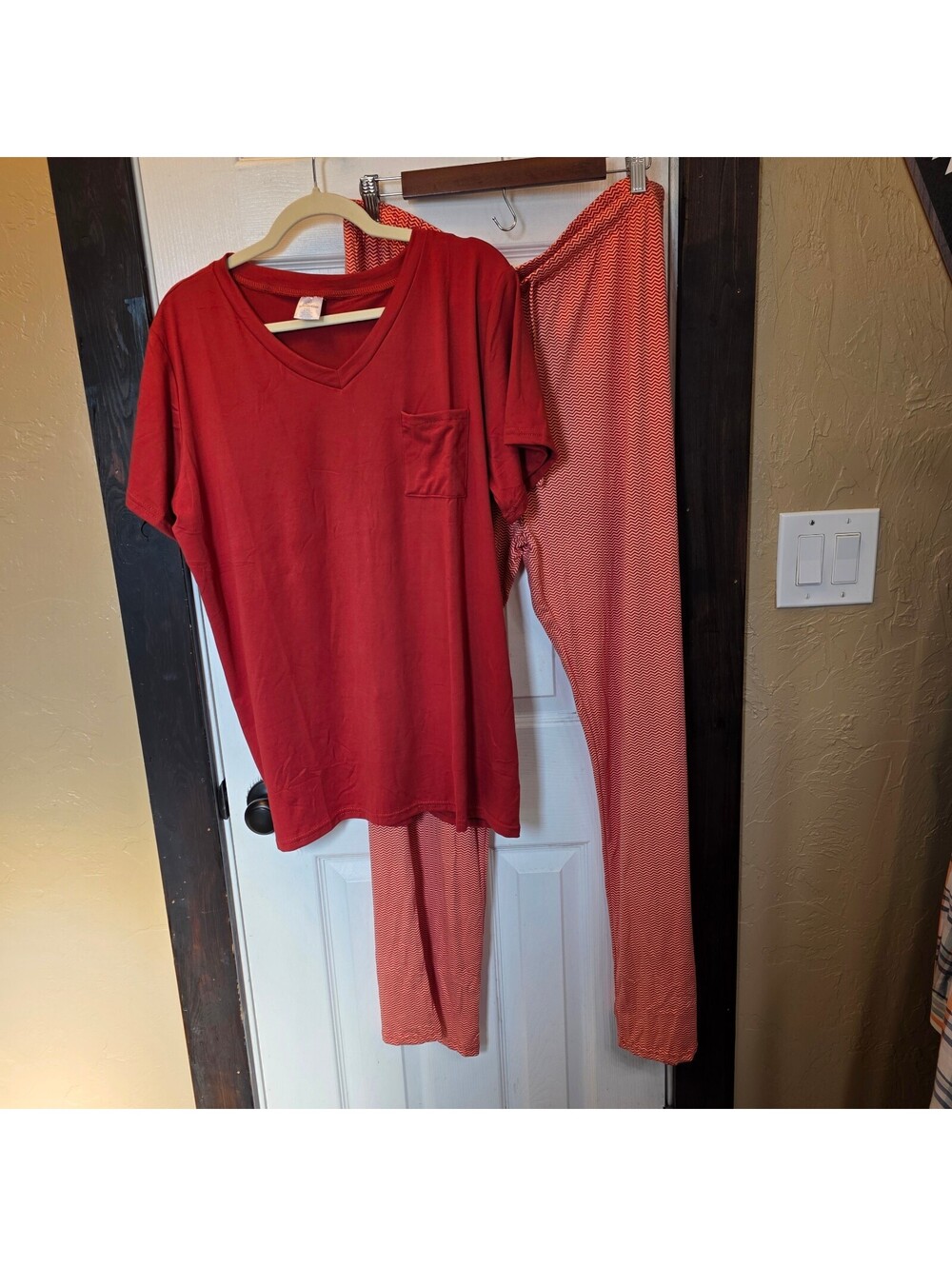 Real Essentials Women's 2XL Red Pajama Set with V-Neck Top/Patterned Pants
